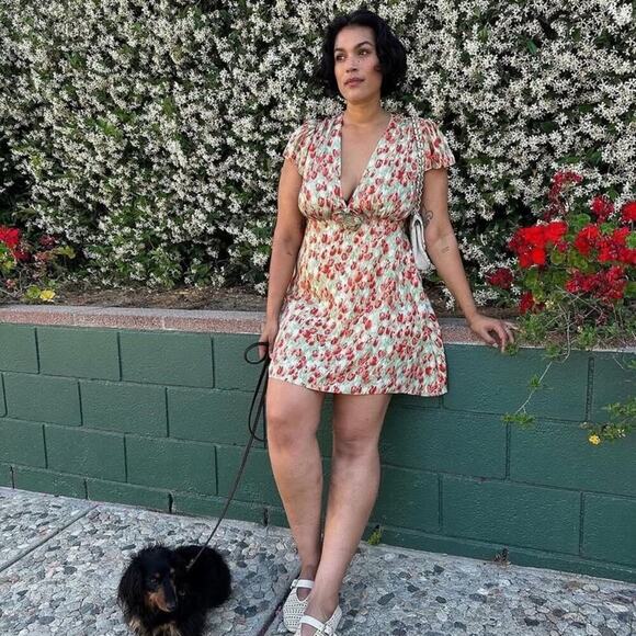 NWT Doen Kelsea Silk Rosette Floral V-Neck Short Sleeve Mini Dress Tulip Fields - Picture 9 of 16